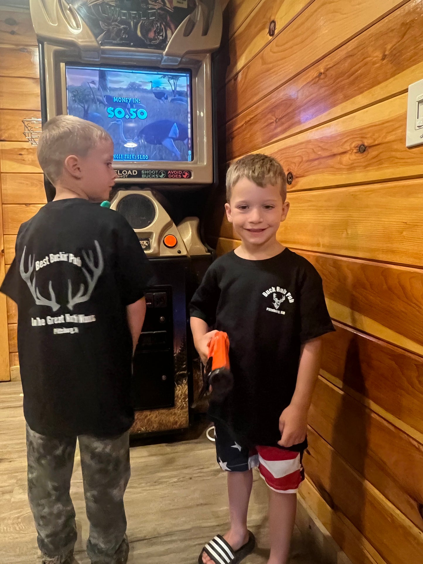 Kid's T-Shirt Best Buckin’ Pub Black
